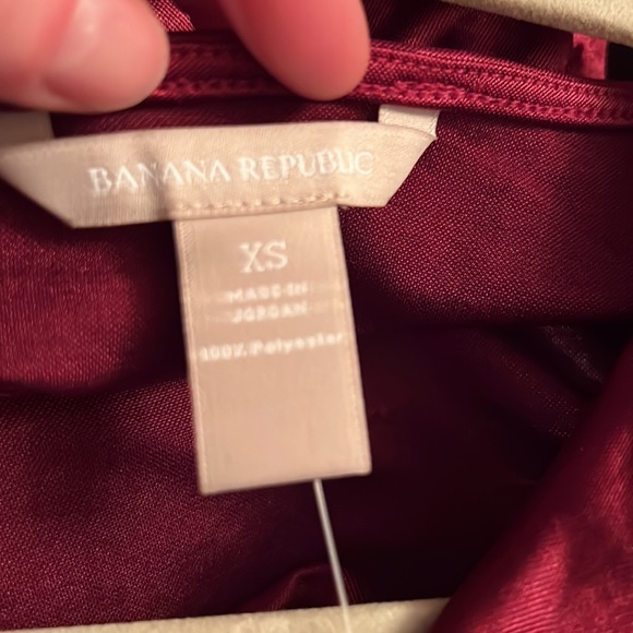 NWT Banana Republic Sleeveless Top Burgundy Polyester XS - Picture 4 of 6